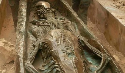 Los grandes misterios extraterrestres estan ocultos bajo las arenas del desierto de Egipto